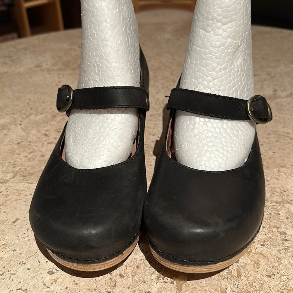 Dansko Black Mary Jane’s sz 38